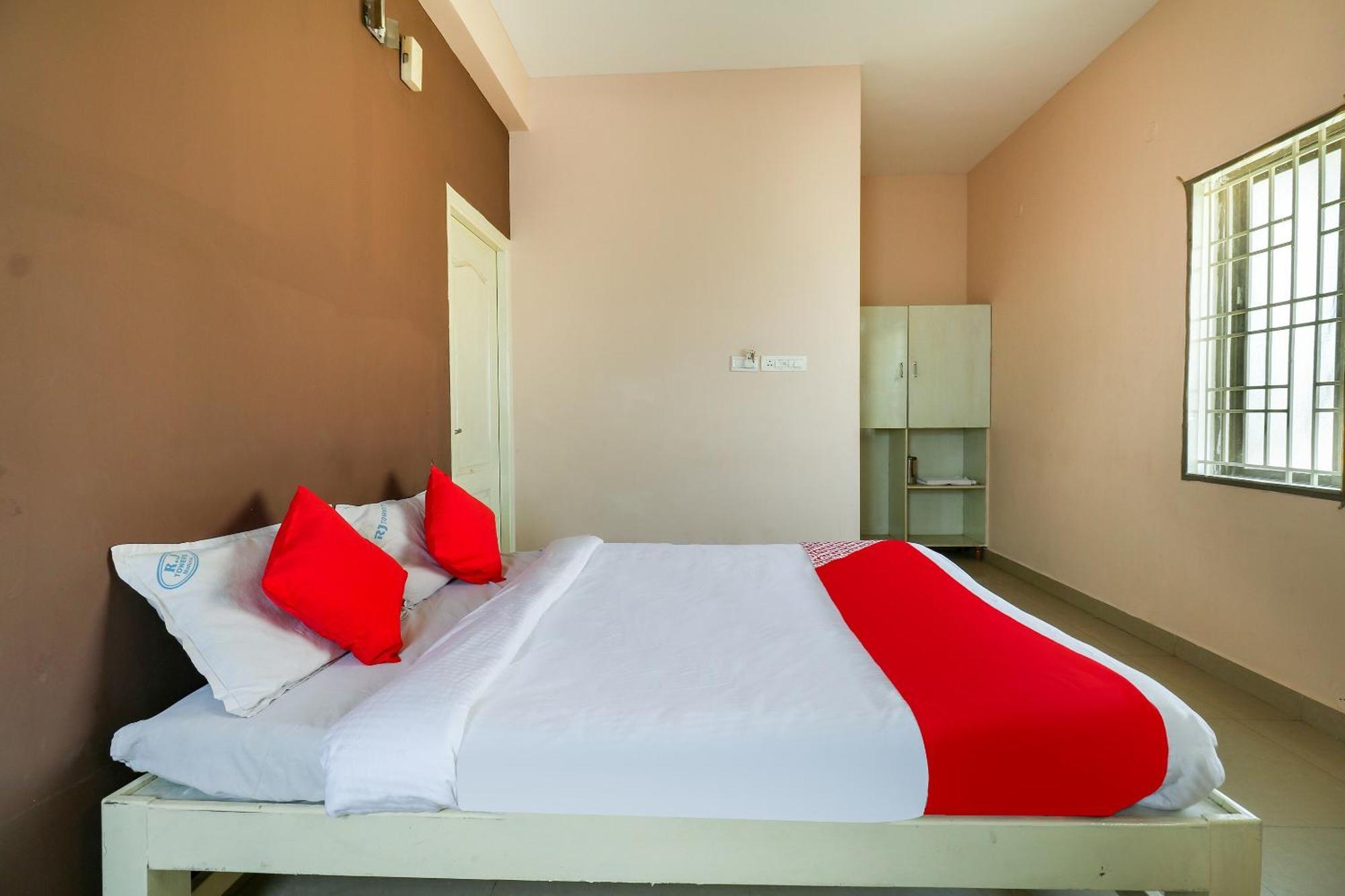 OYO 70557 Royal Pride Otel Tallākulam Dış mekan fotoğraf