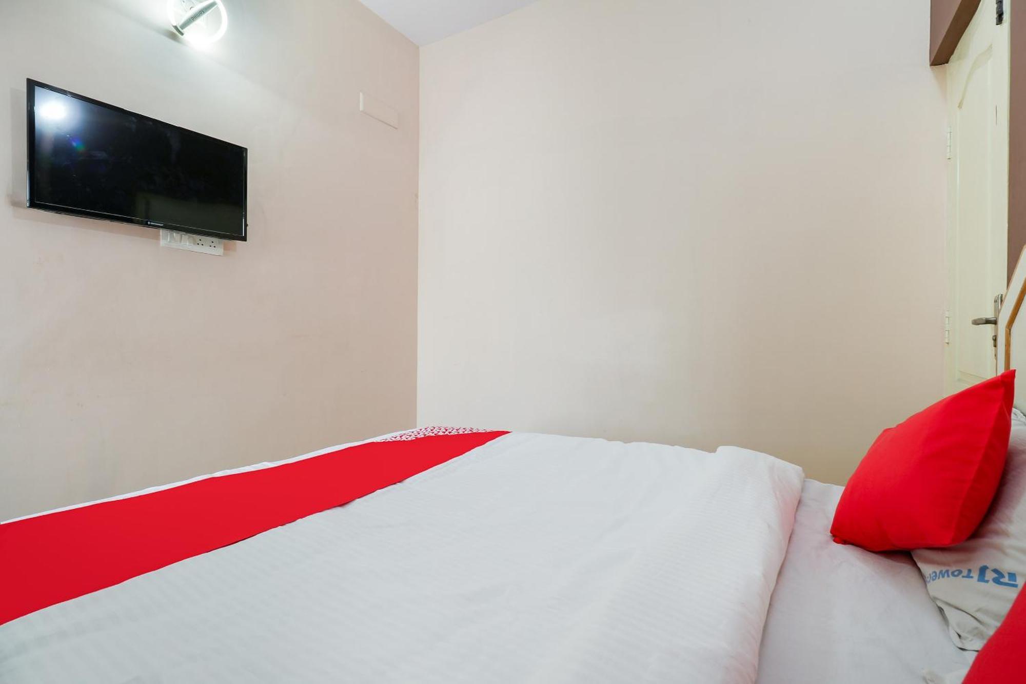 OYO 70557 Royal Pride Otel Tallākulam Dış mekan fotoğraf