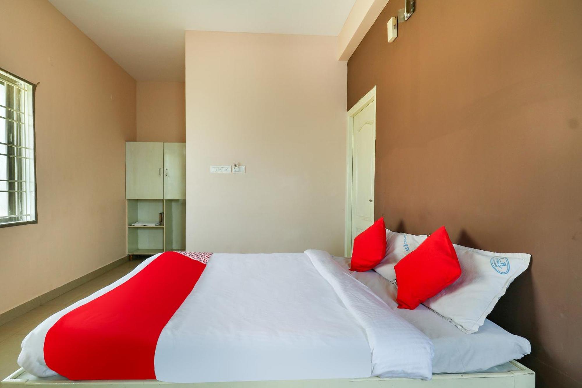OYO 70557 Royal Pride Otel Tallākulam Dış mekan fotoğraf