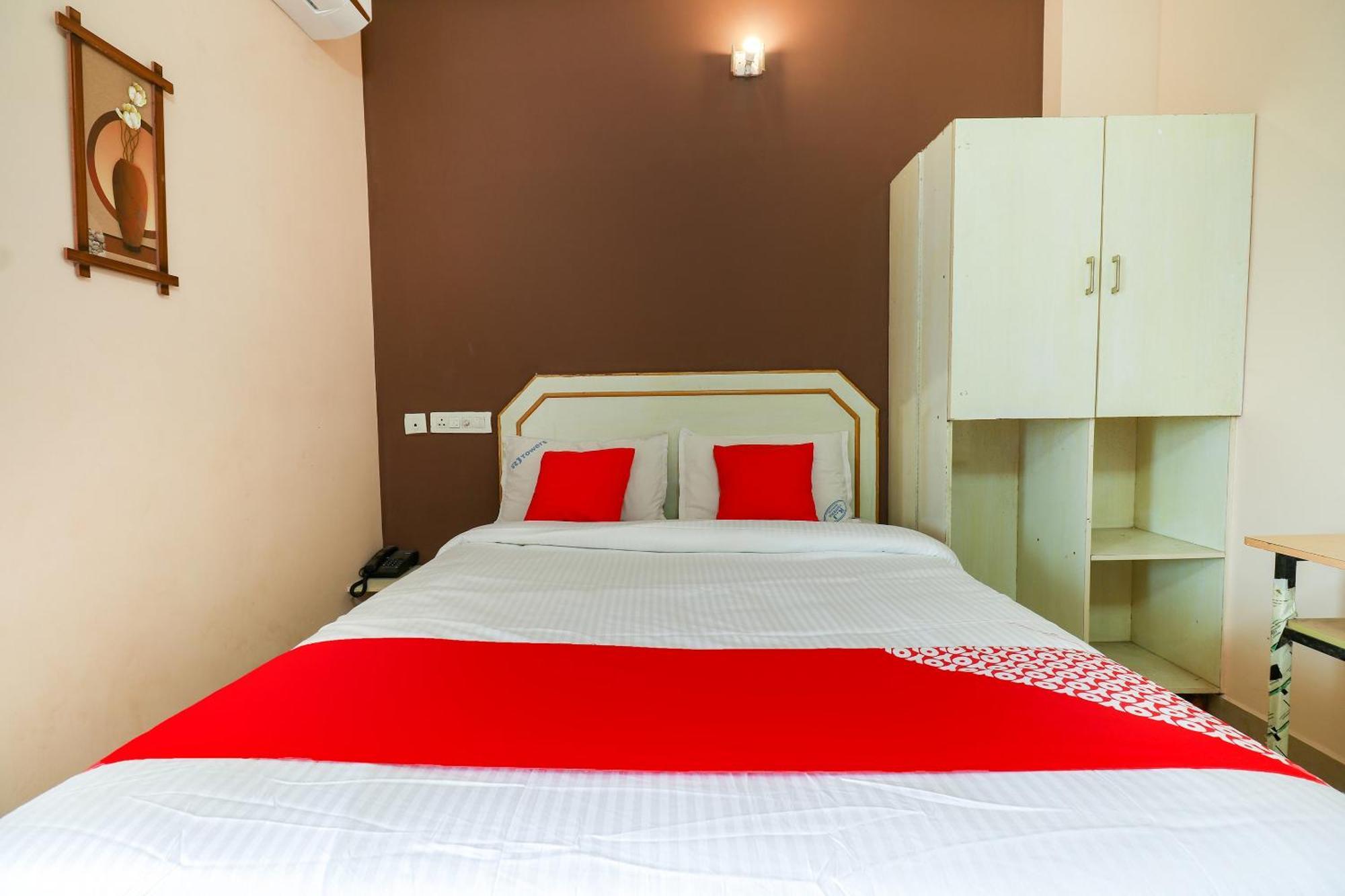 OYO 70557 Royal Pride Otel Tallākulam Dış mekan fotoğraf